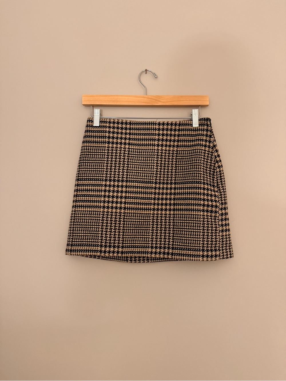 H&M Checked Mini Skirt in Black and Tan